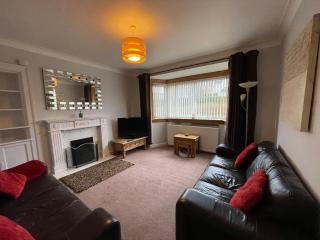 1930s 3Bed House in Quiet Village w/ Large Garden - Bishopton - 9