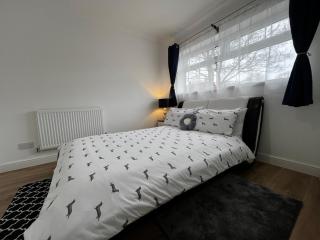 Springfield House- Near Newcastle Centre, Hospital and Keele University! - Stoke on Trent - 1