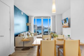 Amazing Pool Apartment with Balcony Near Beach - Hallandale Beach - 6