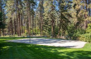 Riverside Cabin home - 8