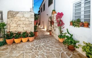 Lovely Apartment In Pakostane With Wifi - 2