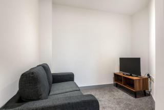 Contemporary Budget 1 Bed Apartment in Central Doncaster - Doncaster - 4