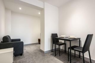 Contemporary Budget 1 Bed Apartment in Central Doncaster - Doncaster - 5