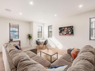 Modern Luxury 4BR 3 5BA Oasis in Historic Old Town East PD - Columbus - 7