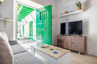 COMFY AWAY - Estudio en Patio de Vecinos En Las Setas - Seville - 1