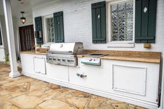 Chic 1 Bed Condo with Pool, Hot Tub, and Parking Near Downtown Mobile - Mobile - 8