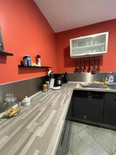 Rez-de-chaussée de plain-pied avec parking privé au centre ville - Dieppe - 1