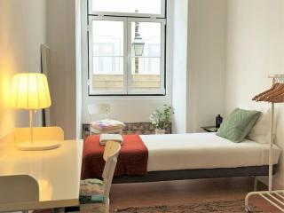 SJ1E Heart of BAIXA with NEW A/C Spacious Friendly - Lissabon - 1