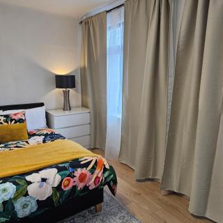 Bee hive 1 - Manchester - 9