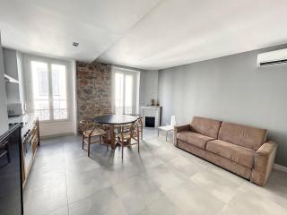 BAT2 - Cannes, Carré d'Or, beau 2 pièces - 0