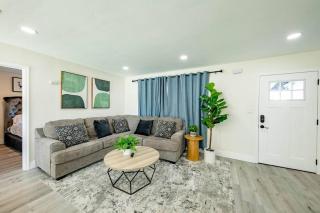 Quiet & Peaceful Home Close to LA/Beaches/Disney - Rosemead - 0