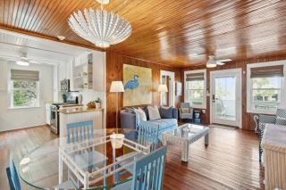 1004 E Arctic Ave. - Blue Flamingo - 8