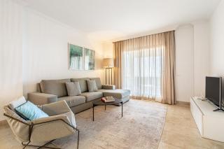 Large 3-Bedroom Nestled in Golf Paradise - Estepona - 9