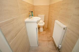 3 Bed Perfect For Contractors! Long term discount! - Wincobank - 6