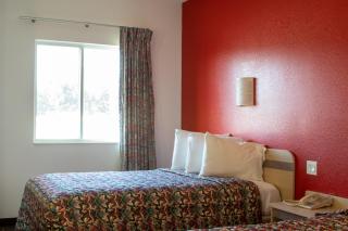 Morgantown Inn & Suites - 4
