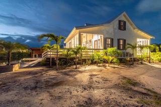 Modern house with océano view in Belize - 0