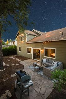 The Rock Trail House+Renovated+Modern+Fireplace+EV+Nice Yard - 3