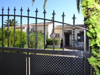 Casa con Jardín, Piscina y Terraza a 3 km de la Playa de L'Estartit - ES-323-1 - 1