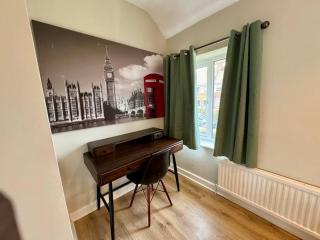 Perfect For Contractors and Leisure Stays Sheffield Home With King Or Twin bed Option - Longley - 5