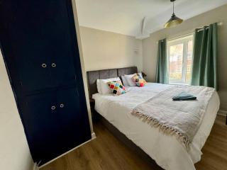 Perfect For Contractors and Leisure Stays Sheffield Home With King Or Twin bed Option - Longley - 2