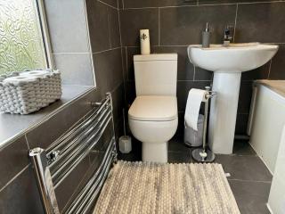 Perfect For Contractors and Leisure Stays Sheffield Home With King Or Twin bed Option - Longley - 7