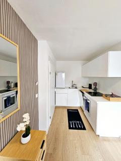 Bird Home Room 14a - 1