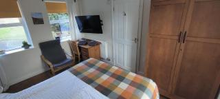 Private annex to Victorian villa, with kitchen and Free parking - 4