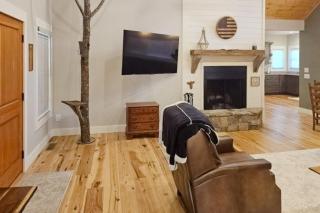 River Retreat - 4