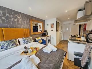 Cobblestone Studio by Fortuna Property Portfolio - 2