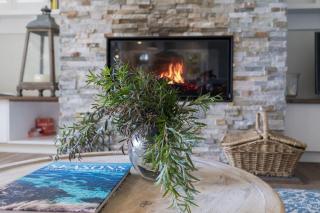 Cottage Enchantment Blooming Garden Getaway - Red Hill South - 8