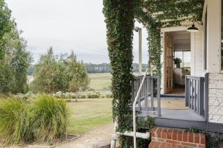 Serenity in Red Hill - Winery Bliss & Coastal Beauty - 5