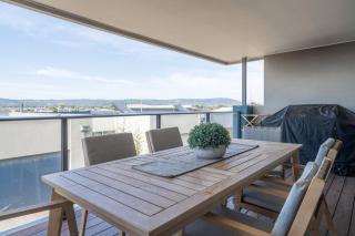 Helm House - A Contemporary Coastal Group Retreat - Safety Beach - 7
