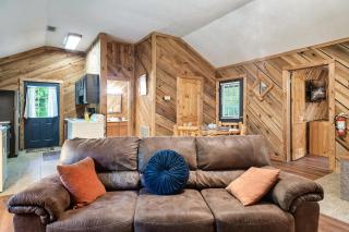 Romantic Smoky Cabin Private Hot Tub & Views - 1