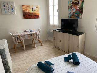 Studio le petit logis-local vélo-arrivée autonome Horaires flexibles - Rochefort - 0