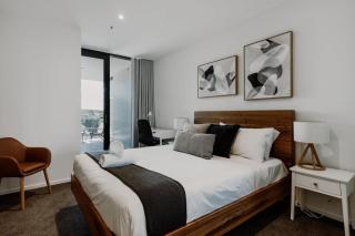 Center 1-Bed with Gym, BBQ and Stunning Views - 4