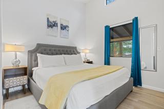 Bluebonnet Waterfront Cottage with Hot Tub - Morris Ranch - 4