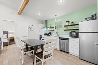 Primrose Waterfront with Hot Tub - Tivydale - 6