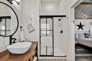 Stargazing Retreat at Lone Star Cottage - Tivydale - 4