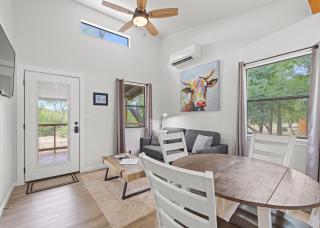 Paintbrush Waterfront Cottage - Tivydale - 6