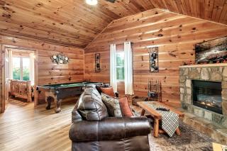 Cozy Escape With Firepit, Hot Tub & Games - Sevierville - 4