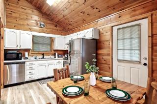 Cozy Escape With Firepit, Hot Tub & Games - Sevierville - 1