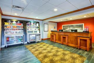 Hampton Inn Boston-Norwood - 4