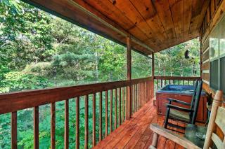 Views, King & Sofa Bed, Hot Tub, Firepit And Deck - Sevierville - 4