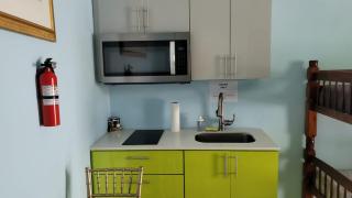 Private Studio Near Beach-Full Bath, Kitchenette, Sleeps 2, Unit 5 - San Juan - 1