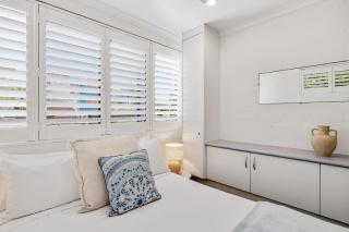 Quaint 2-Bed Beach Abode with Ocean Views - Alexandra Headland - 7
