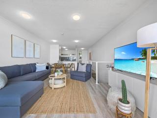 Views by Day Waves at Night - Caloundra - 4