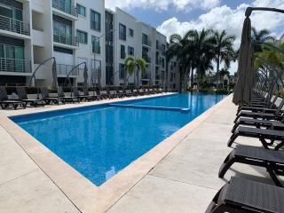 Midtown Cancun Apartment - 6
