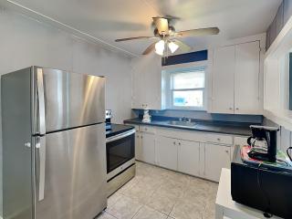 Surfside Escape - Surfside Beach - 4