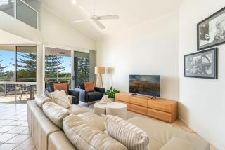 Blue Pacific 3 - Views Across Pippi Beach - Yamba - 8