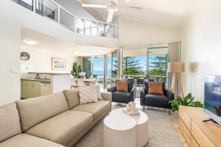 Blue Pacific 3 - Views Across Pippi Beach - Yamba - 9